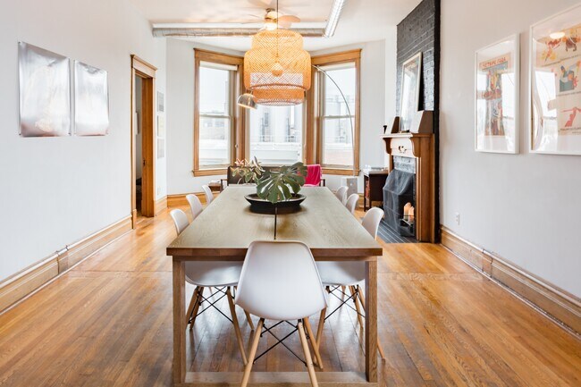 1837 W Fulton St in Chicago, IL - Building Photo - Building Photo