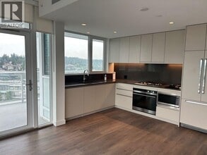 720 Farrow St in Coquitlam, BC - Building Photo - Building Photo
