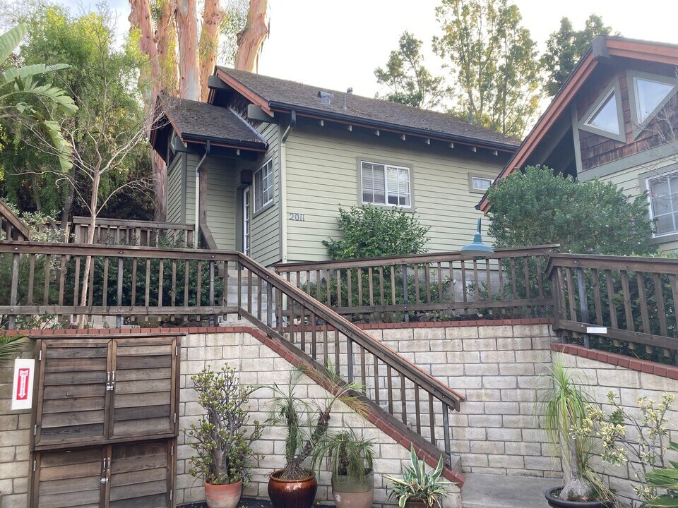 2011 Binns Ct in San Luis Obispo, CA - Building Photo