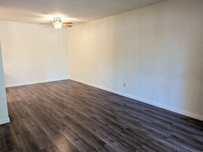 701 Los Felices Cir W in Palm Springs, CA - Building Photo - Building Photo