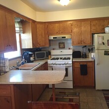 12116 W Bluemound Rd in Wauwatosa, WI - Building Photo - Building Photo