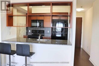 181 Village Green Square in Toronto, ON - Building Photo - Building Photo