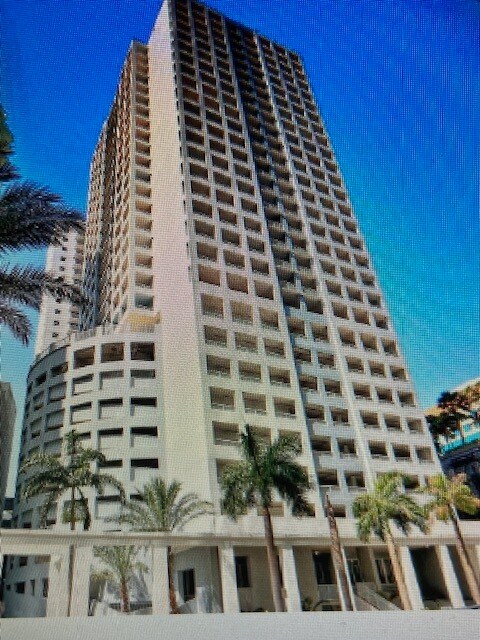 170 SE 14th St, Unit 3007 in Miami, FL - Foto de edificio