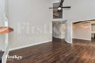 372 Lowline Dr in Clarksville, TN - Building Photo - Building Photo