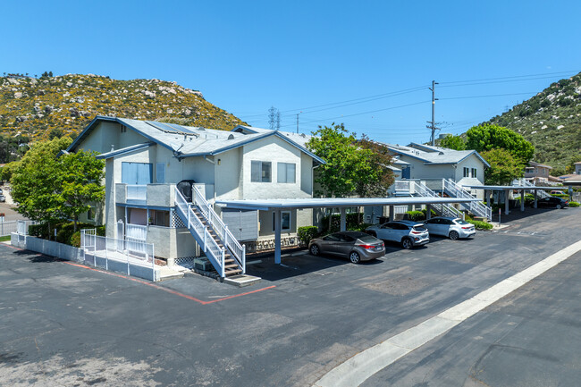 Ridgewood Square in Santee, CA - Building Photo - Building Photo