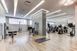 159 Cumberland St, Unit SI ID1383468P in Toronto, ON - Building Photo - Building Photo