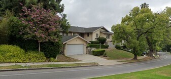 2332 Hillhurst Ave in Los Angeles, CA - Building Photo