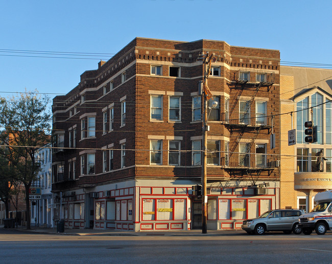 1600 Race in Cincinnati, OH - Building Photo - Primary Photo