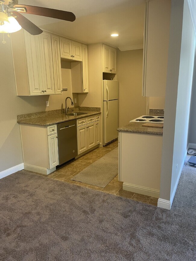 100 Kinross Dr, Unit Unit 20 in Walnut Creek, CA - Building Photo - Building Photo