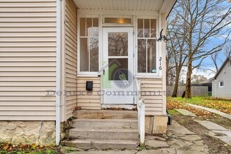 216 Houseman Ave NE in Grand Rapids, MI - Building Photo - Building Photo
