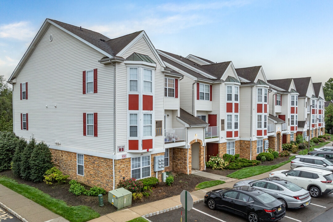 Fox Hill Run in Woodbridge, NJ - Foto de edificio