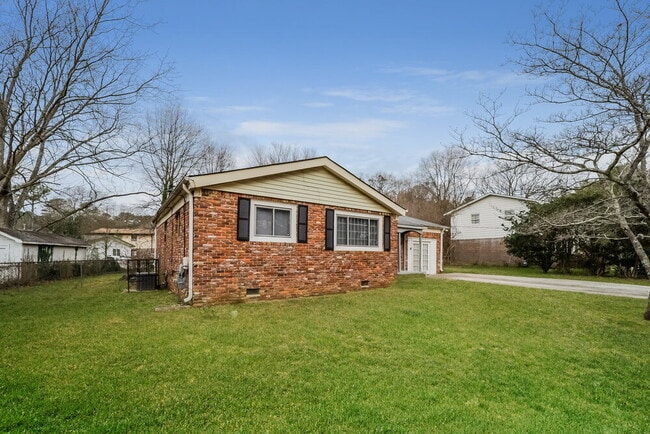 6237 Continental Cir in Morrow, GA - Building Photo - Building Photo