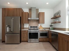 North Beacon Hill Townhouse in Seattle, WA - Foto de edificio - Building Photo