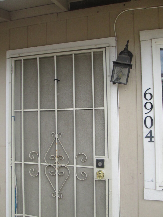 6904 Hall Blvd in Winton, CA - Building Photo - Building Photo