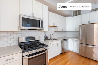 Private bedroom in 3 bed/2 bath Home in Boston, MA - Building Photo - Building Photo