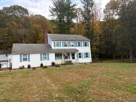 598 Redding Rd in Redding, CT - Building Photo