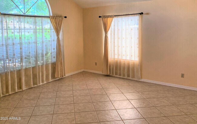 694 N Longmore St in Chandler, AZ - Building Photo - Building Photo
