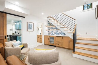 2457 4th Ave W, Unit SI ID1035899P in Seattle, WA - Foto de edificio - Building Photo