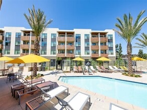 Union Apartments in Chula Vista, CA - Foto de edificio - Building Photo