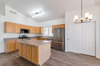 2052 W Arizona Rose Dr in Tucson, AZ - Building Photo - Building Photo