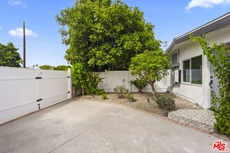 7442 Capps Ave in Los Angeles, CA - Building Photo - Building Photo