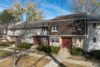 Park Apartments in Bordentown, NJ - Building Photo - Building Photo