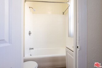 729 S Union Ave in Los Angeles, CA - Building Photo - Building Photo