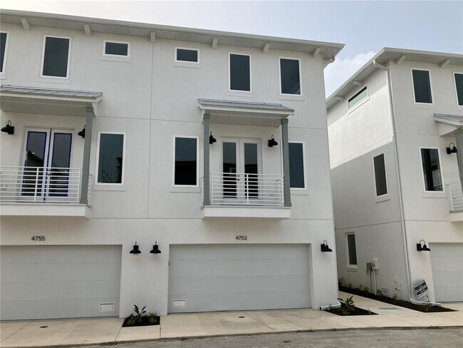 4753 Legacy Park Dr in Tampa, FL - Building Photo - Building Photo