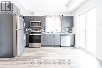 205-205 W Oak Trl in Kitchener, ON - Building Photo - Building Photo