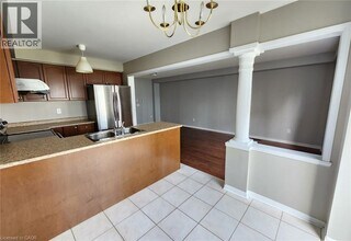 7 James Govan Dr in Whitby, ON - Building Photo - Building Photo