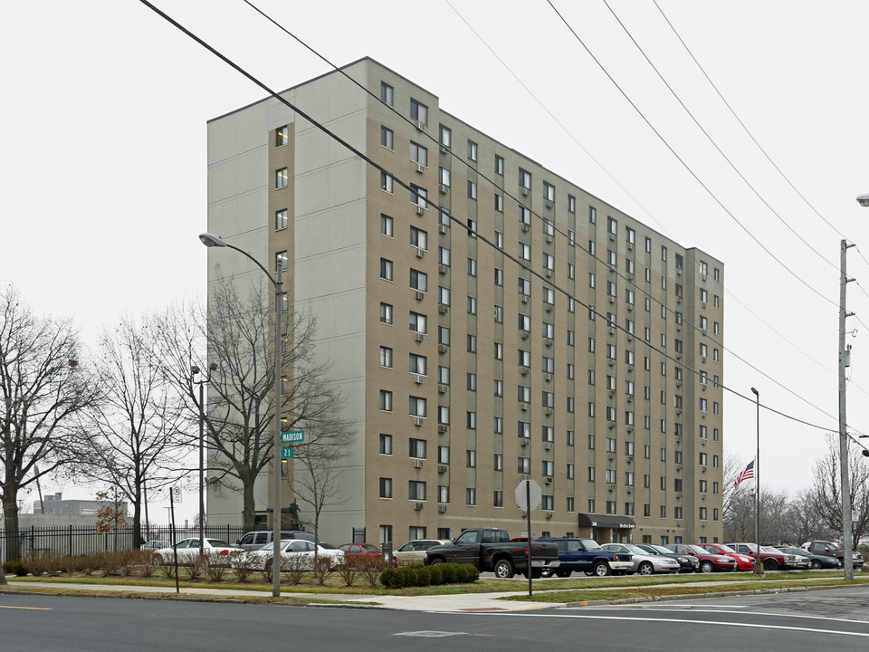 Ten Eyck Towers in Toledo, OH - Building Photo