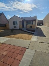 10003 San Juan Ave in South Gate, CA - Building Photo - Building Photo