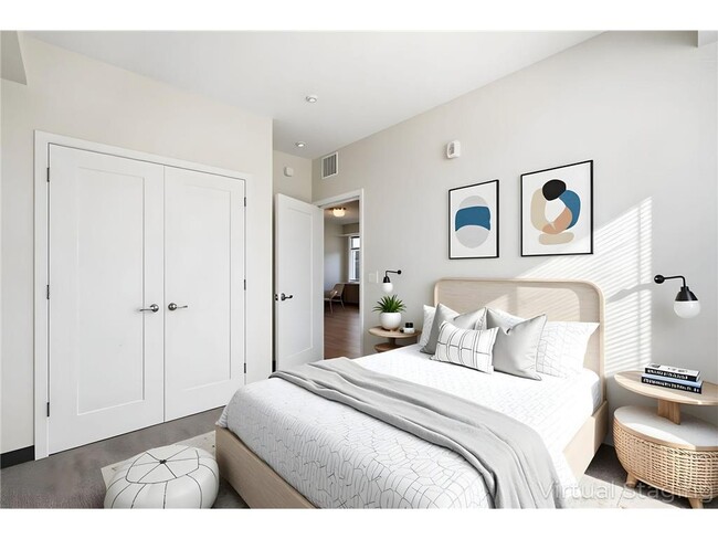 2318 Jefferson St NE in Minneapolis, MN - Building Photo - Building Photo