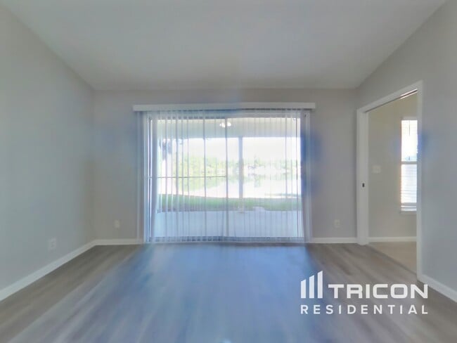 12565 Blue Lagoon Trail in Jacksonville, FL - Foto de edificio - Building Photo