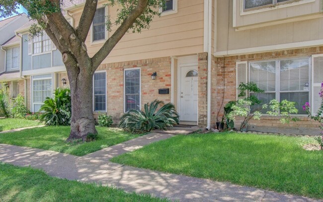 8102 Amelia Rd in Houston, TX - Building Photo - Building Photo