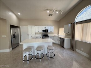 517 Scenic Terra Dr in Henderson, NV - Building Photo - Building Photo