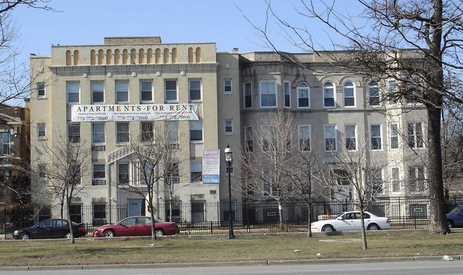 1850-1854 N Humboldt Blvd in Chicago, IL - Foto de edificio - Building Photo