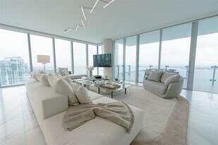 700 NE 26th Terrace in Miami, FL - Building Photo