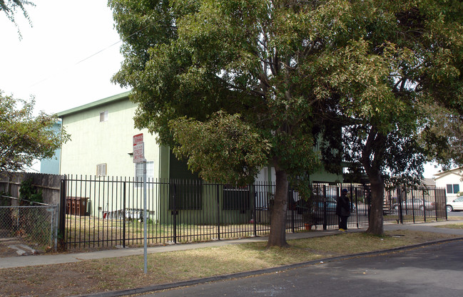 401-407 S 9th St in Richmond, CA - Building Photo - Building Photo