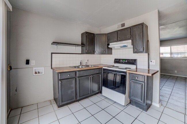 property at 1314 N Irvington Ave