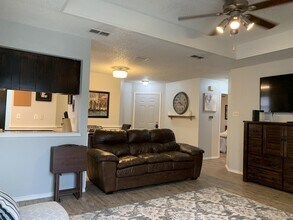 9605 Clinton Ave in Lubbock, TX - Building Photo - Building Photo