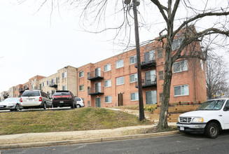 Clermont Apartments in Washington, DC - Building Photo - Building Photo