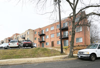 Clermont Apartments in Washington, DC - Foto de edificio - Building Photo