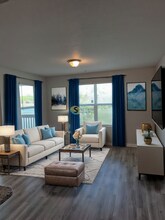 9085 Western Way in Jacksonville, FL - Building Photo - Building Photo