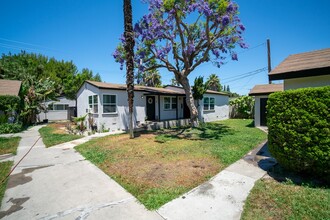 New Hope Property in Santa Ana, CA - Foto de edificio - Building Photo