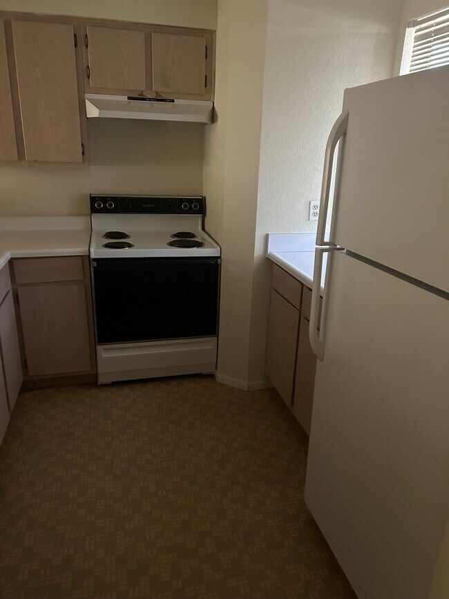 2044 Mesquite Ln, Unit Portafino M203 in Laughlin, NV - Building Photo - Building Photo