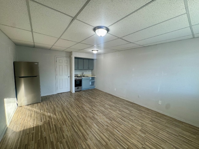 43 N Harris Dr, Unit 204 in Mesa, AZ - Building Photo - Building Photo