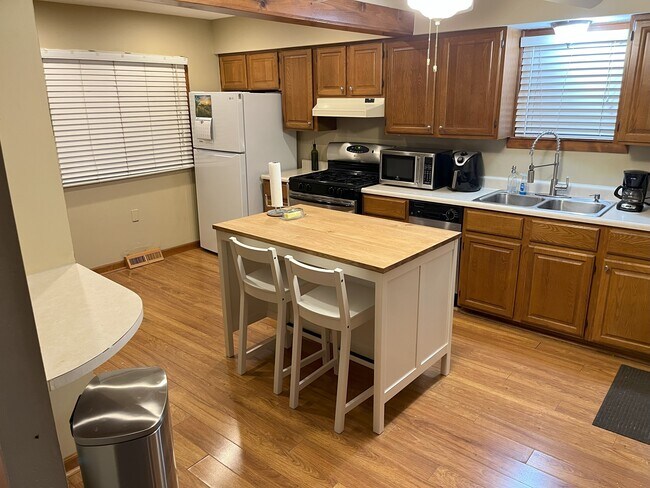32380 Maplewood St, Unit Lower in Garden City, MI - Building Photo - Building Photo