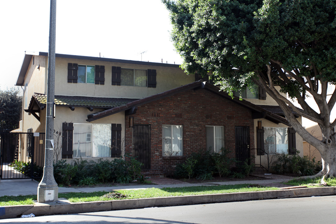 1046 E 3rd St in Long Beach, CA - Foto de edificio