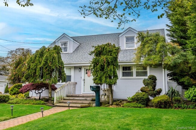 25 E Shore Dr in Massapequa, NY - Building Photo - Building Photo
